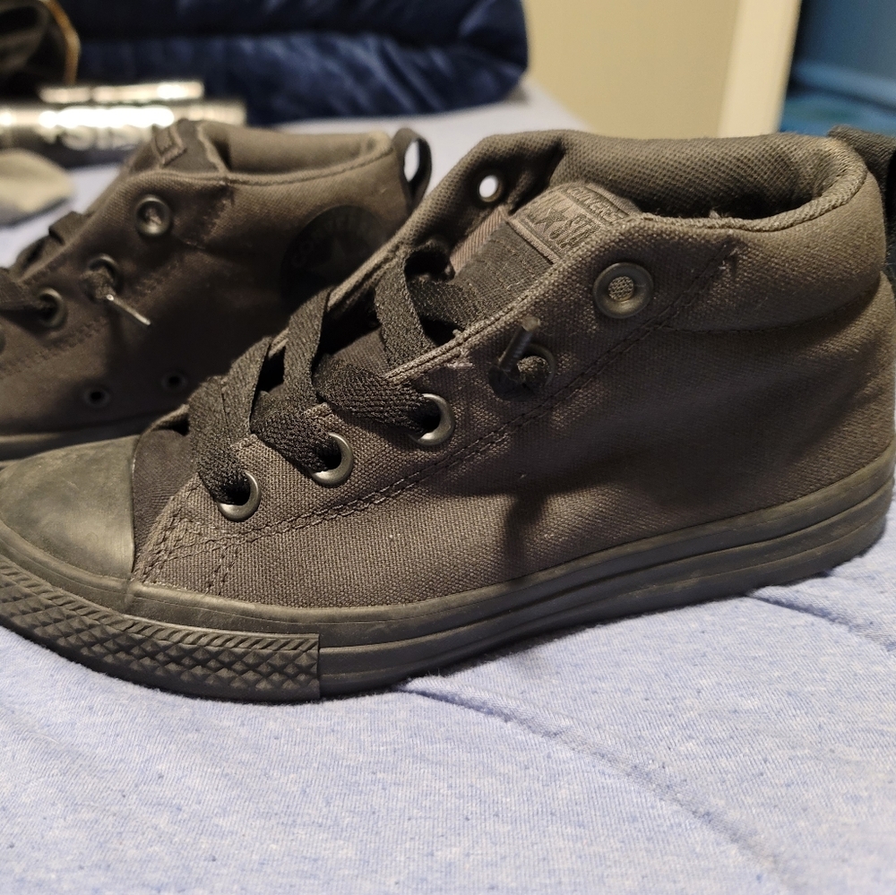 Converse Chuck size 3